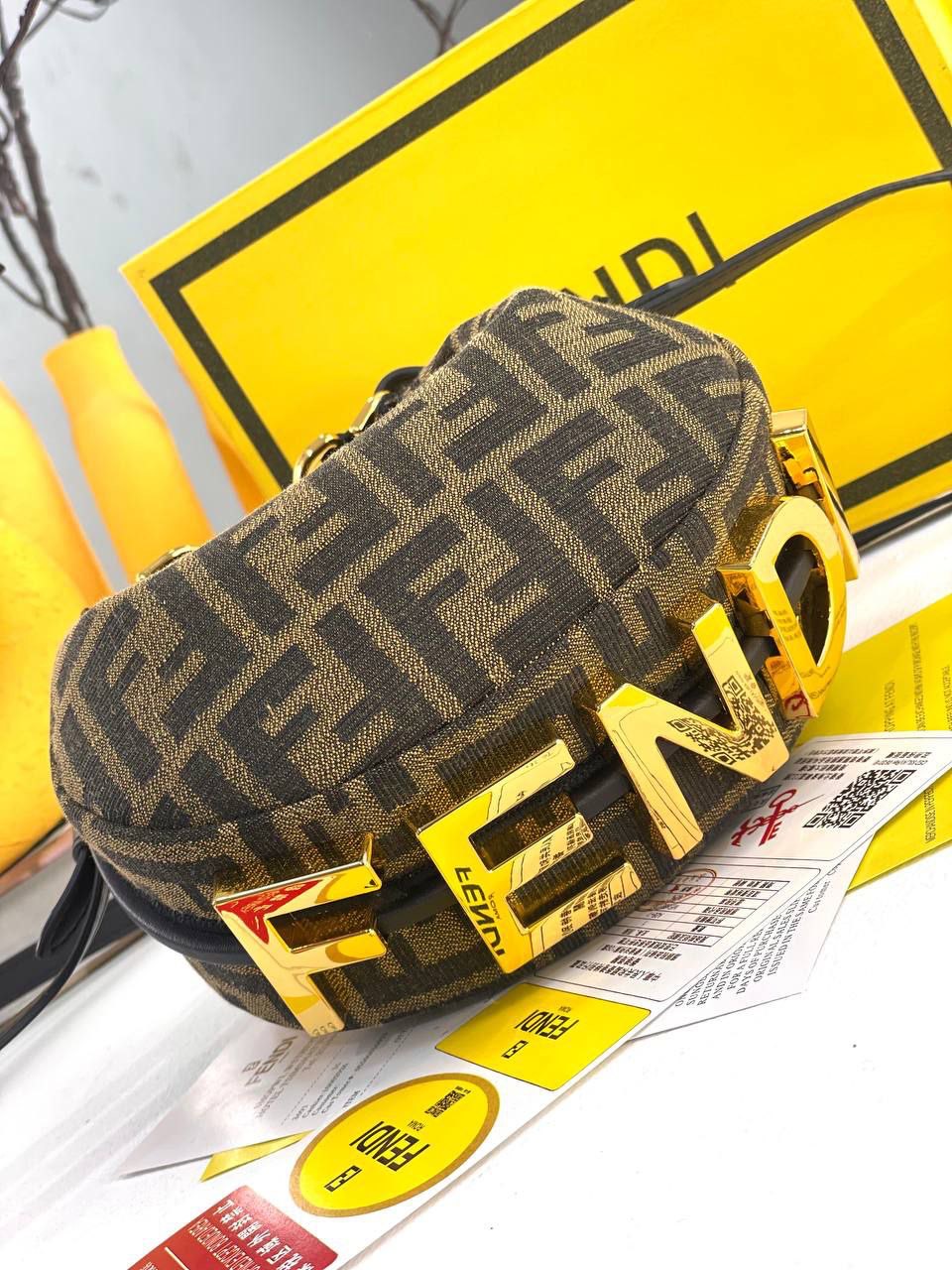 /public/uploads/photos/shares/Suzy bags/IMG_3777.jpeg